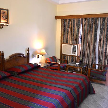 Hotel Bharatpur Ashok Eksteriør billede