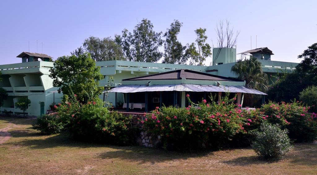 Hotel Bharatpur Ashok Eksteriør billede