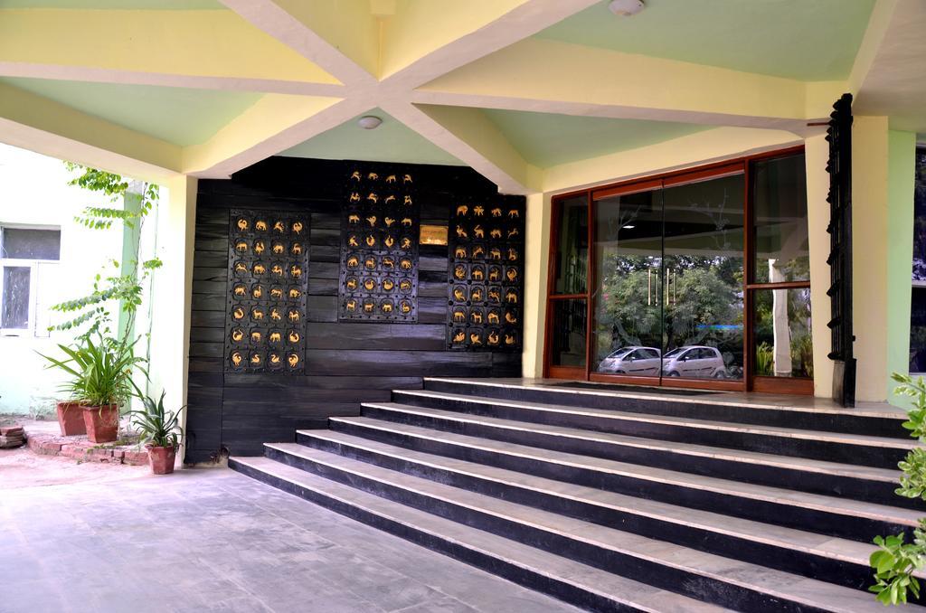 Hotel Bharatpur Ashok Eksteriør billede