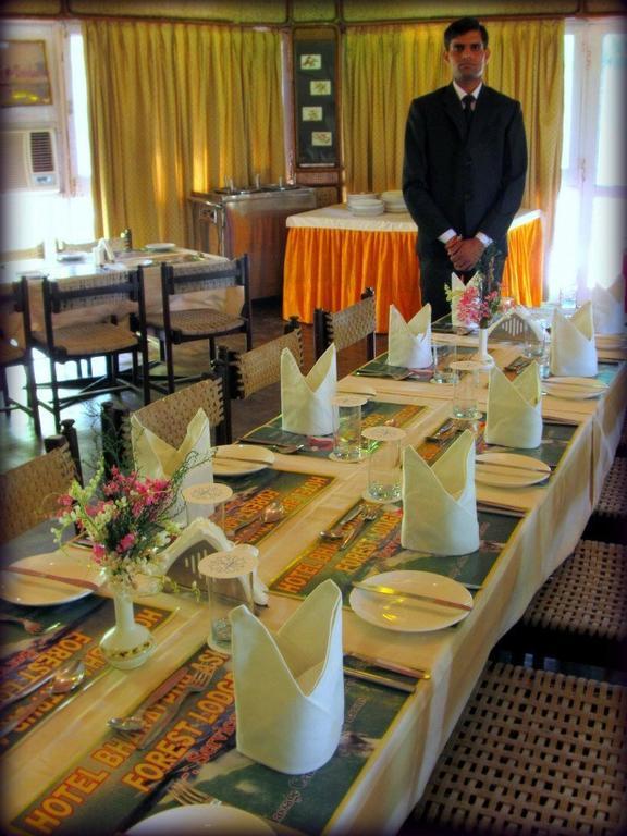 Hotel Bharatpur Ashok Eksteriør billede