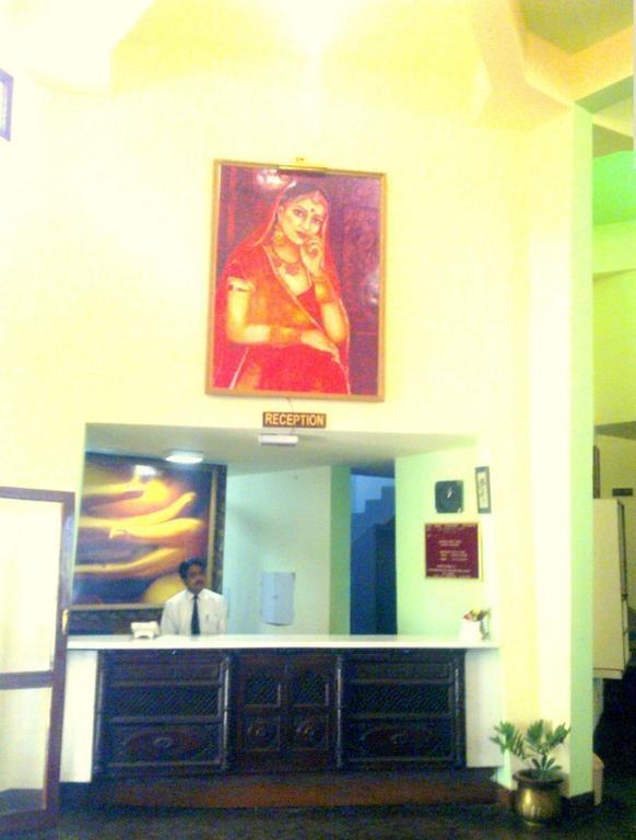 Hotel Bharatpur Ashok Eksteriør billede