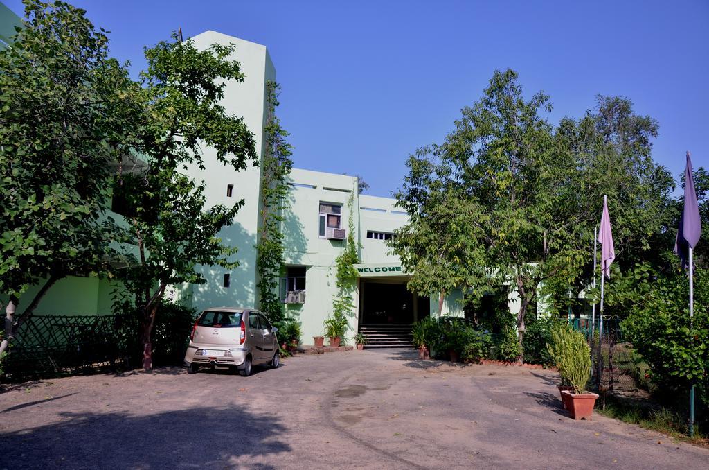 Hotel Bharatpur Ashok Eksteriør billede