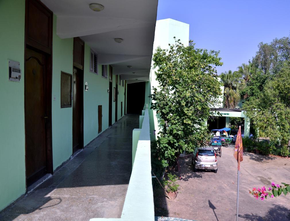 Hotel Bharatpur Ashok Eksteriør billede