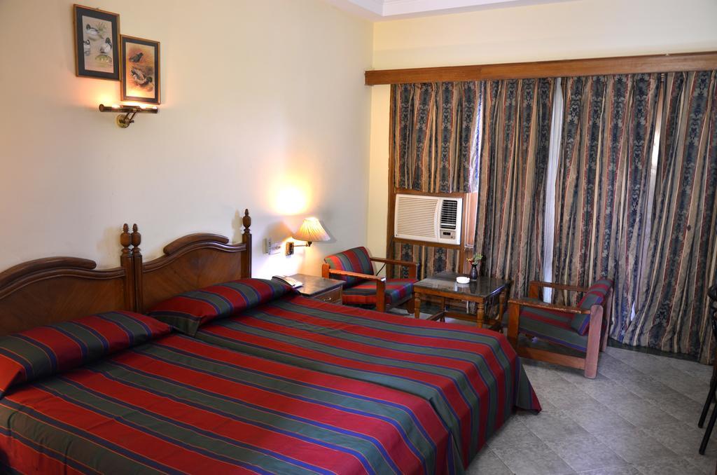 Hotel Bharatpur Ashok Eksteriør billede