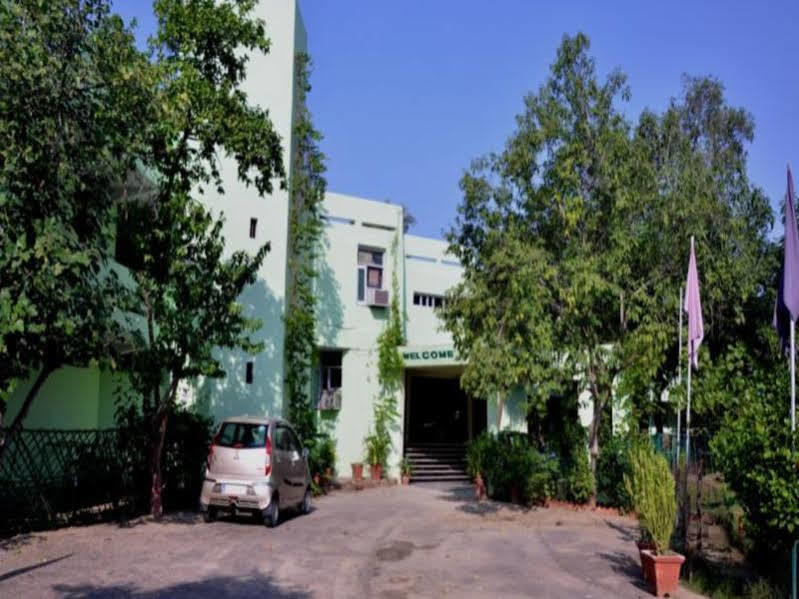 Hotel Bharatpur Ashok Eksteriør billede